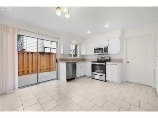 Photo #6: 22317646 Listing 