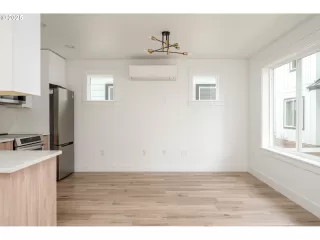 Photo #5: 223178529 Listing 