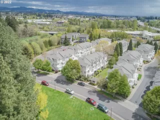 Photo #5: 22317941 Listing