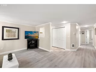 Photo #2: 22318237 Listing