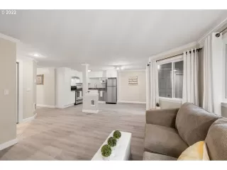 Photo #3: 22318237 Listing