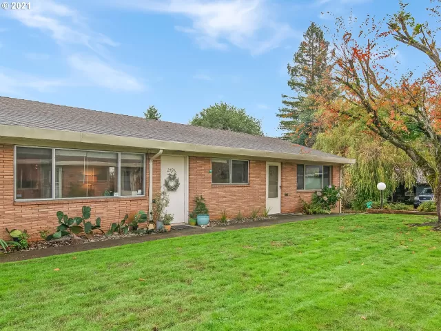 MLS: 22318298 Condo For Sale