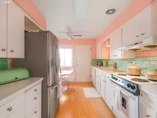 Photo #2: 22318298 Listing