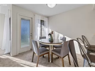 Photo #4: 223186044 Listing