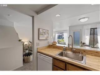 Photo #6: 223186044 Listing