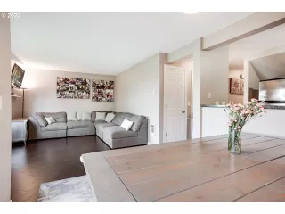 Photo #5: 22320147 Listing 