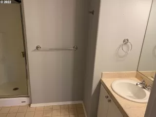 Photo #6: 22320429 Listing