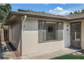 Photo #4: 22320822 Listing