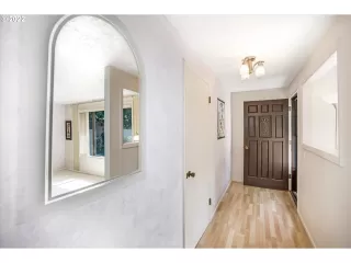 Photo #6: 22320822 Listing