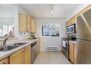 Photo #4: 22321053 Listing