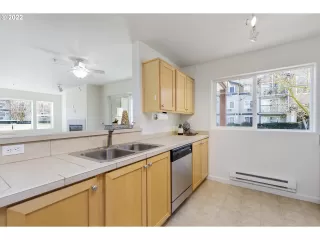 Photo #6: 22321053 Listing