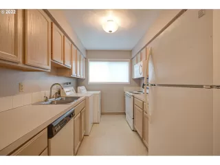 Photo #2: 22321417 Listing