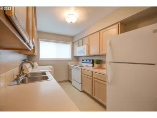 Photo #3: 22321417 Listing