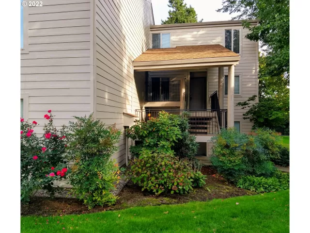 MLS: 22321781 Condo For Sale