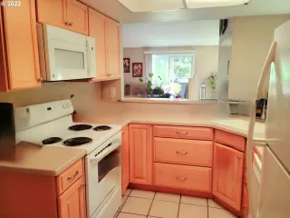 Photo #2: 22321781 Listing