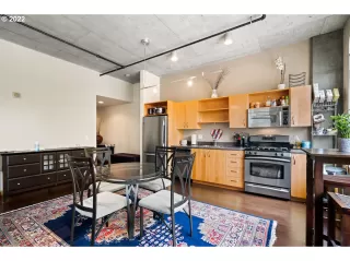 Photo #2: 22322334 Listing