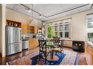 Photo #4: 22322334 Listing