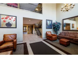 Photo #4: 22324060 Listing