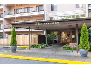 Photo #5: 22324060 Listing