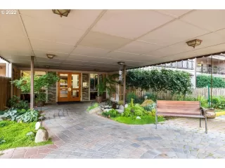 Photo #6: 22324060 Listing