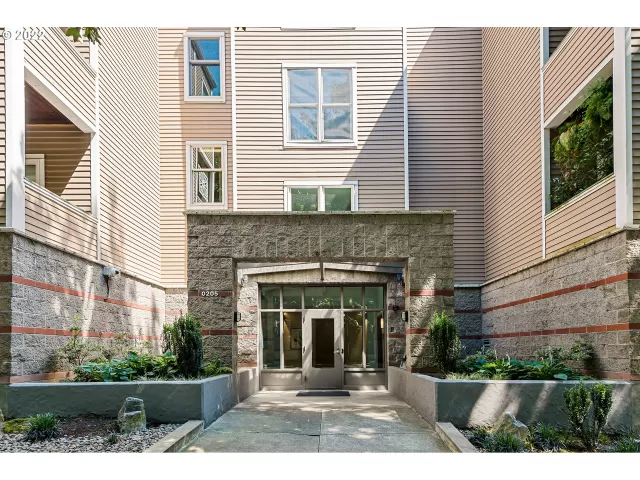 MLS: 22324638 Condo For Sale