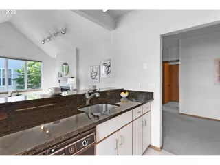 Photo #2: 22324638 Listing 