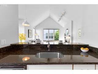 Photo #4: 22324638 Listing 