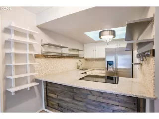 Photo #4: 22325014 Listing