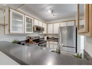 Photo #3: 22325029 Listing