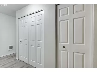 Photo #4: 22325029 Listing