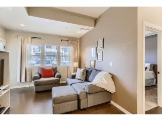 Photo #4: 22325840 Listing