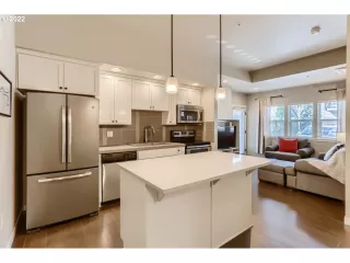 Photo #6: 22325840 Listing
