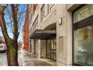 Photo #2: 22326335 Listing