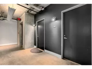 Photo #5: 22326335 Listing