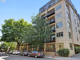 Photo #2: 22326349 Listing