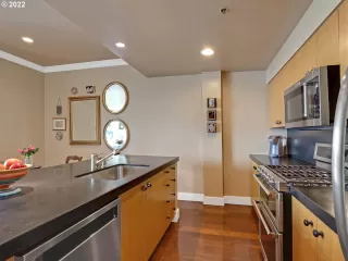 Photo #4: 22326349 Listing