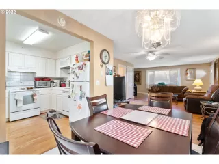 Photo #6: 22327022 Listing