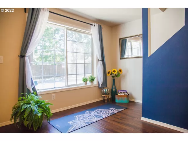 MLS: 22328712 Condo For Sale