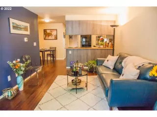 Photo #4: 22328712 Listing