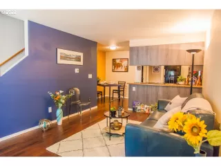 Photo #5: 22328712 Listing