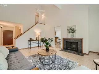 Photo #6: 22329288 Listing