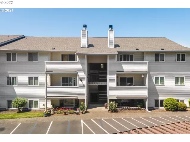 MLS: 22329294 Condo For Sale