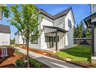 Photo #3: 22329505 Listing