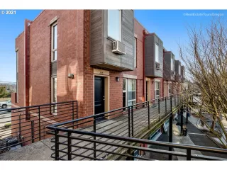 Photo #3: 22329776 Listing