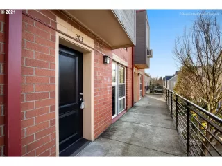 Photo #4: 22329776 Listing