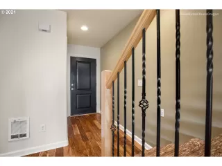 Photo #5: 22329776 Listing