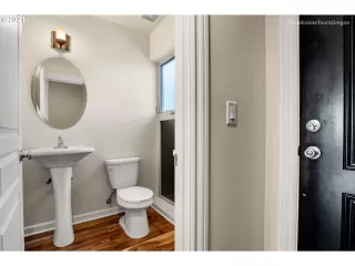 Photo #6: 22329776 Listing