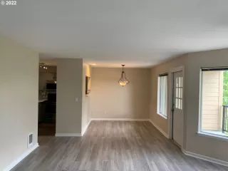 Photo #6: 22329834 Listing