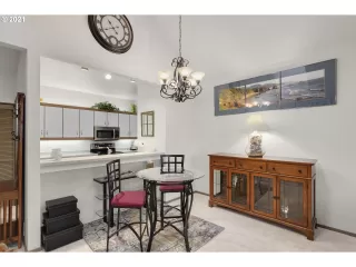 Photo #4: 22330318 Listing 