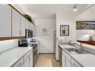 Photo #5: 22330318 Listing 